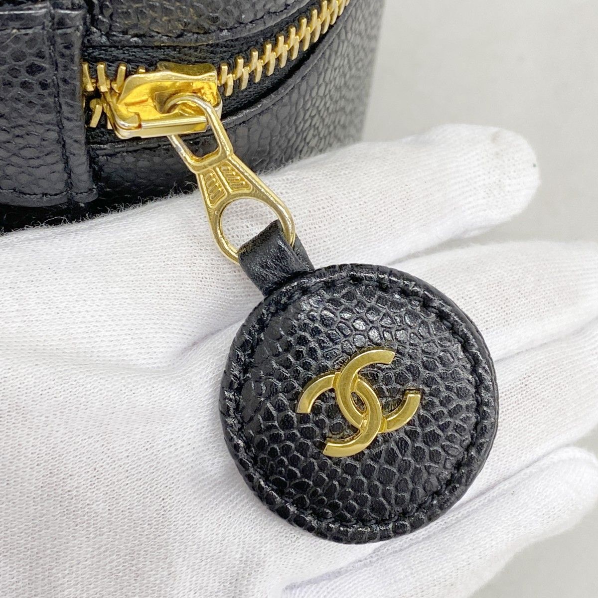 Chanel Vanity Bag Caviar Leather Black Gold — view 7