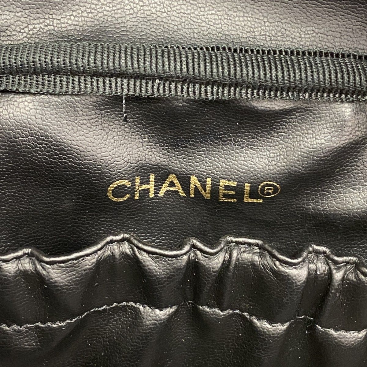 Chanel Vanity Bag Caviar Leather Black Gold — view 5