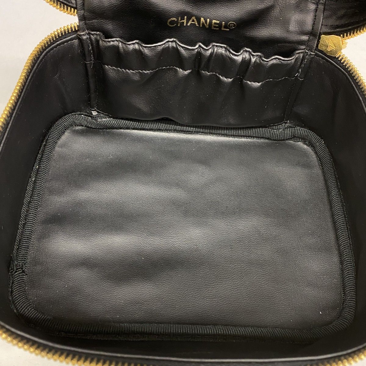 Chanel Vanity Bag Caviar Leather Black Gold — view 4