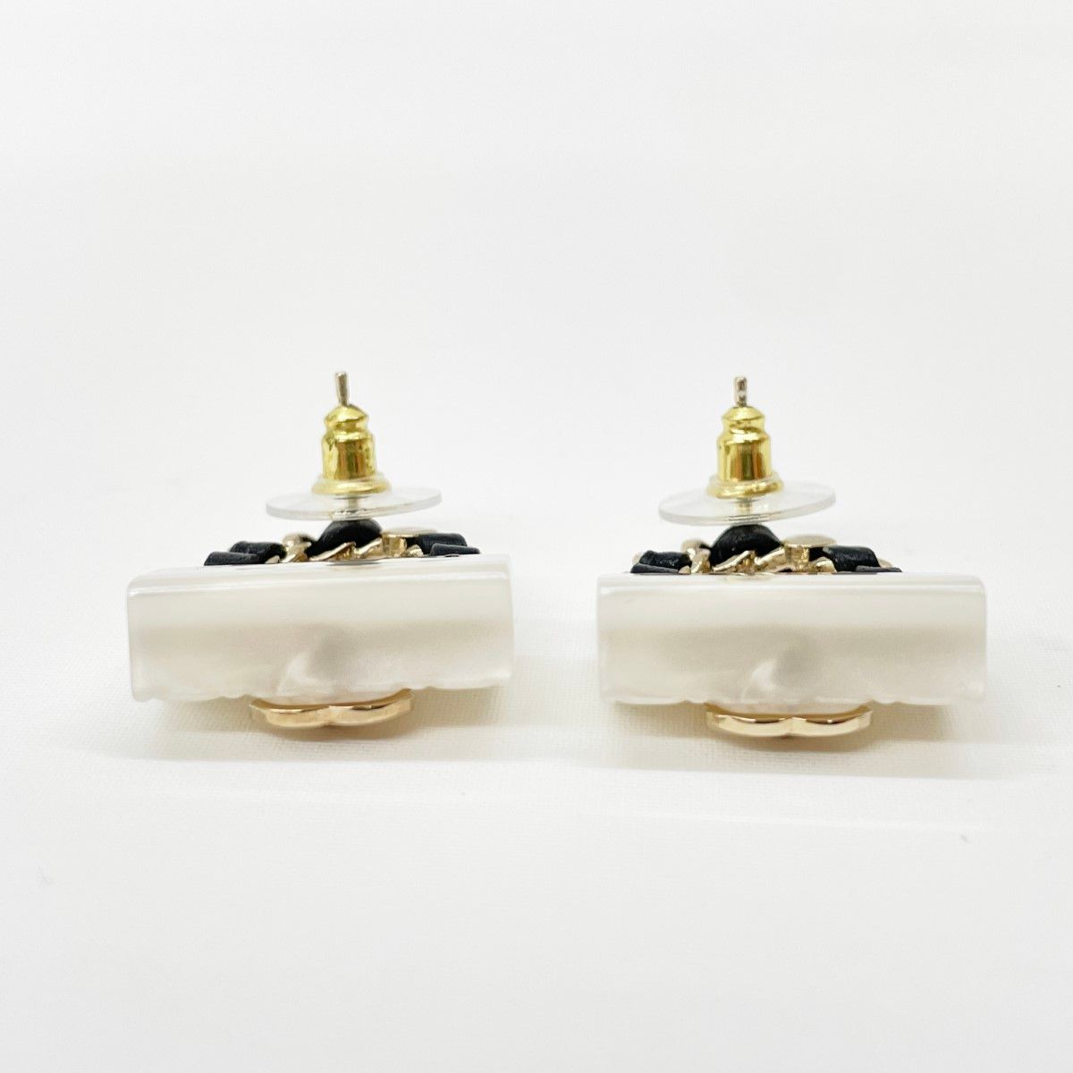 Chanel Earrings Bag Motif CC Logo Quilted Gold White — view 3