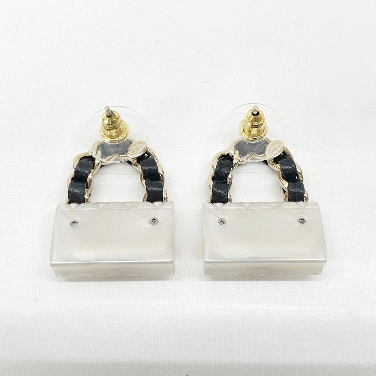 Chanel Earrings Bag Motif CC Logo Quilted Gold White — view 2