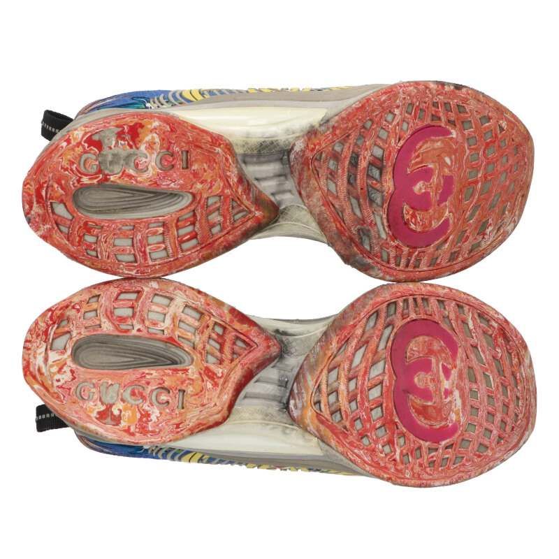 Gucci Run All Over Pattern Low Cut Sneakers — view 3