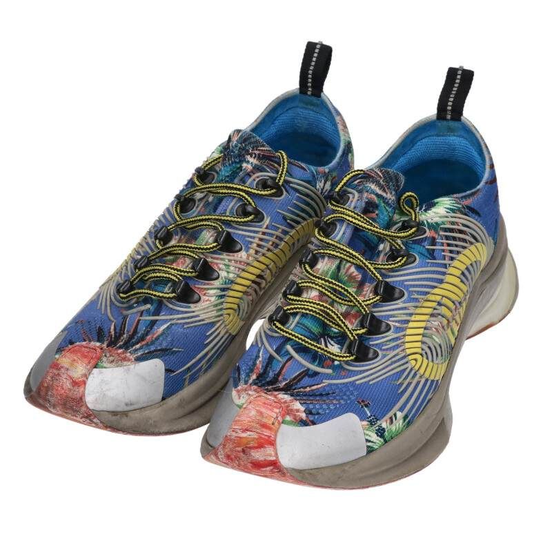 Gucci Run All Over Pattern Low Cut Sneakers — view 5
