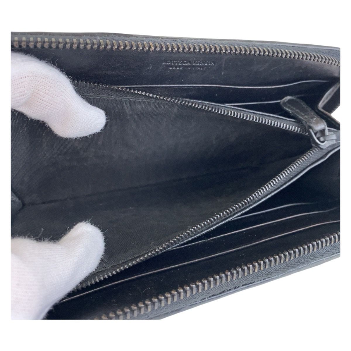 Bottega Veneta Black Leather Wallet — view 6