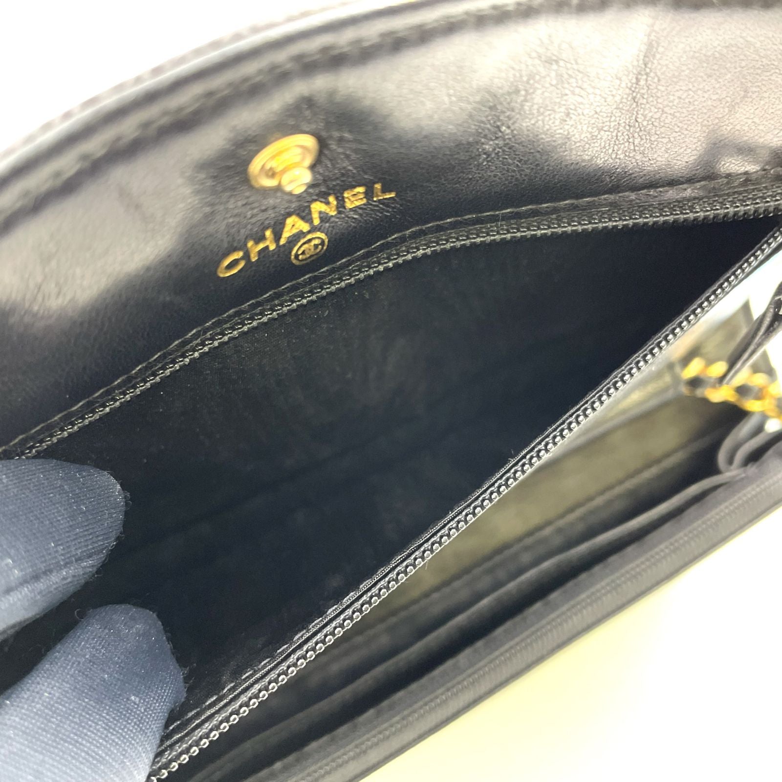 Chanel CC Logo Wallet Caviar Leather Black Chain Shoulder Bag Gold — view 9