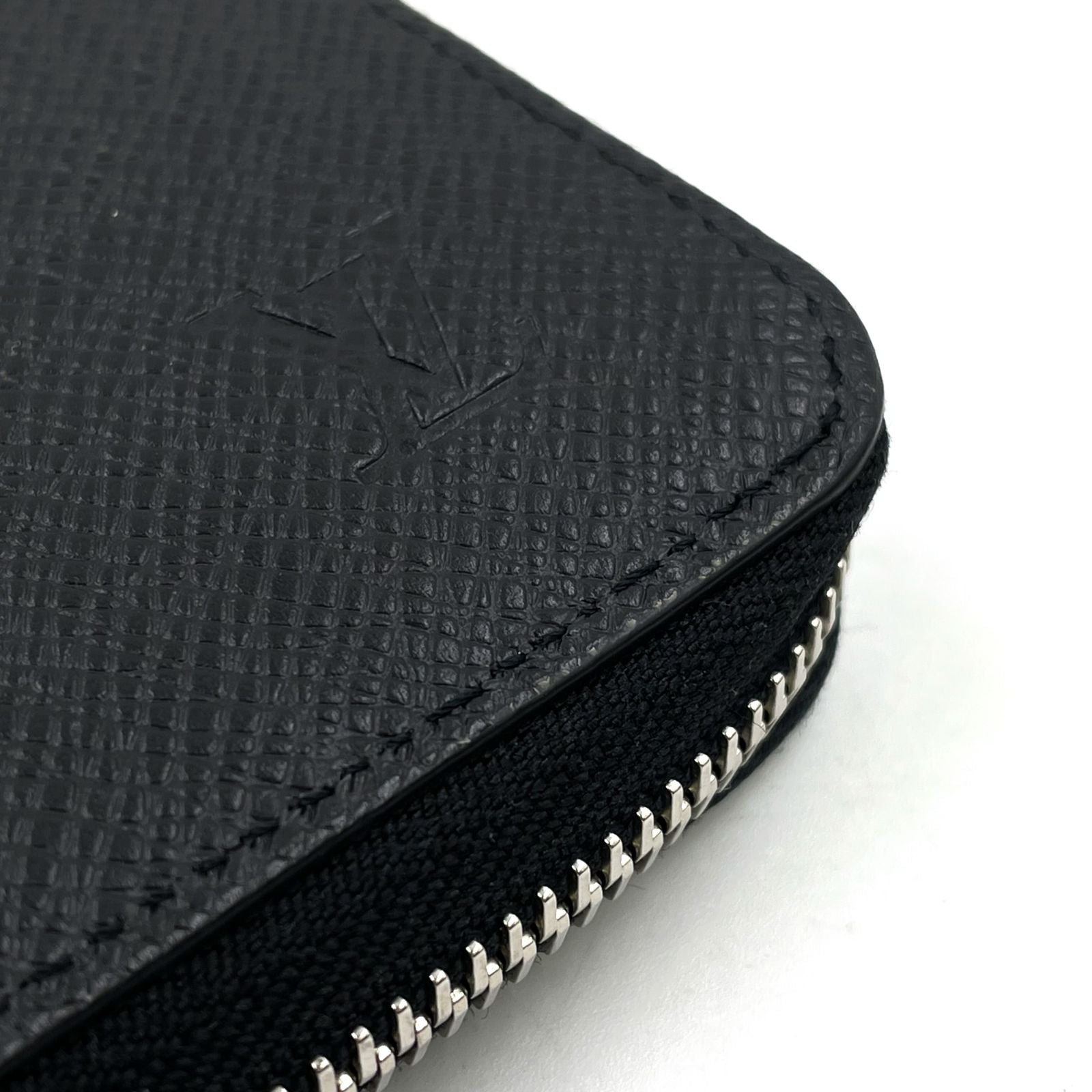 Louis Vuitton Zippy Wallet Vertical Taiga Initial Leather Black Zip Around — view 9