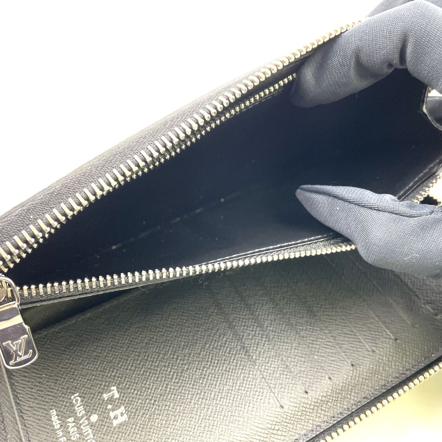 Louis Vuitton Zippy Wallet Vertical Taiga Initial Leather Black Zip Around — view 6