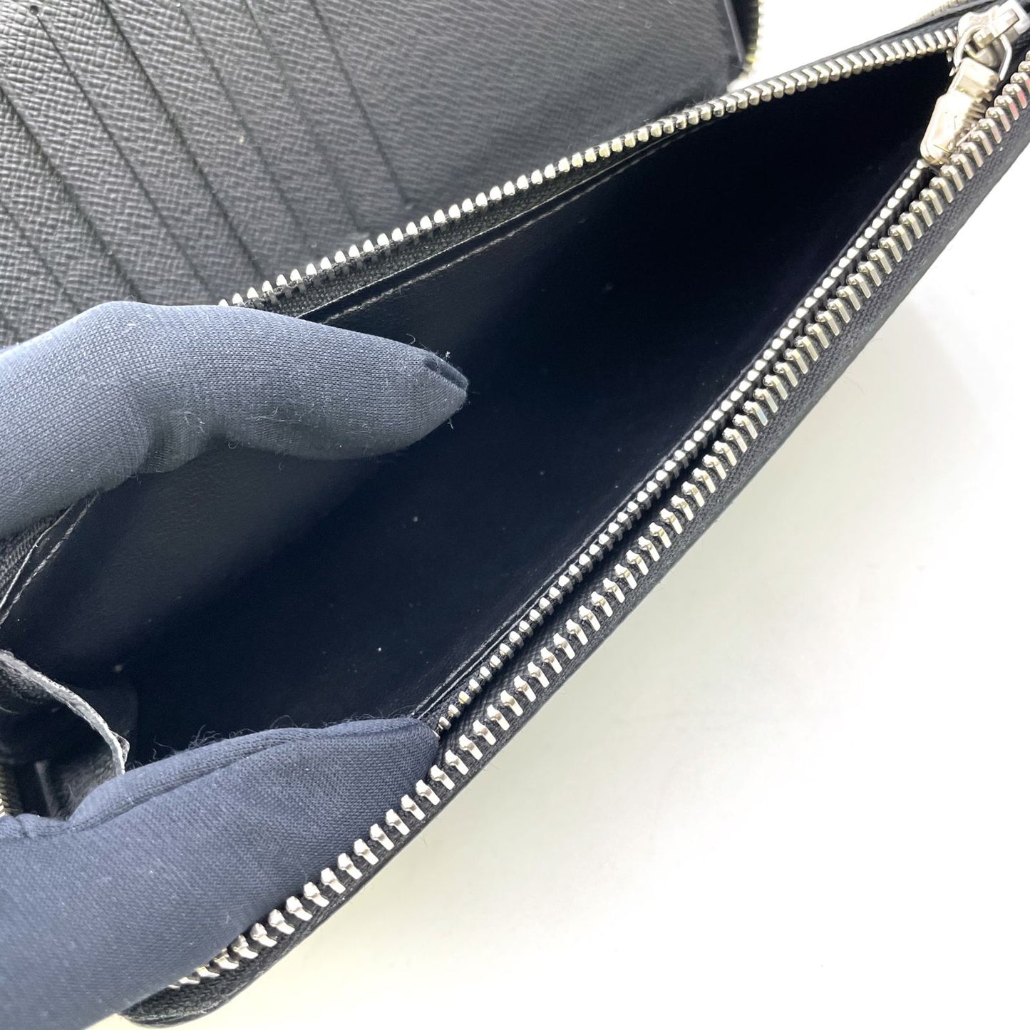Louis Vuitton Zippy Wallet Vertical Taiga Initial Leather Black Zip Around — view 7