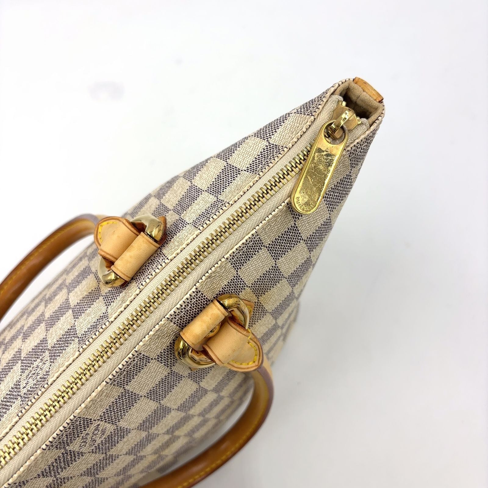 Louis Vuitton Saleya PM Damier Azur Leather White Tote Gold — view 9