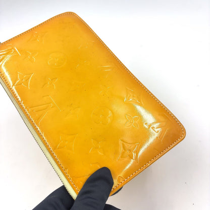 Louis Vuitton Lexington Monogram Vernis Enamel Leather Yellow Handbag Gold — view 9