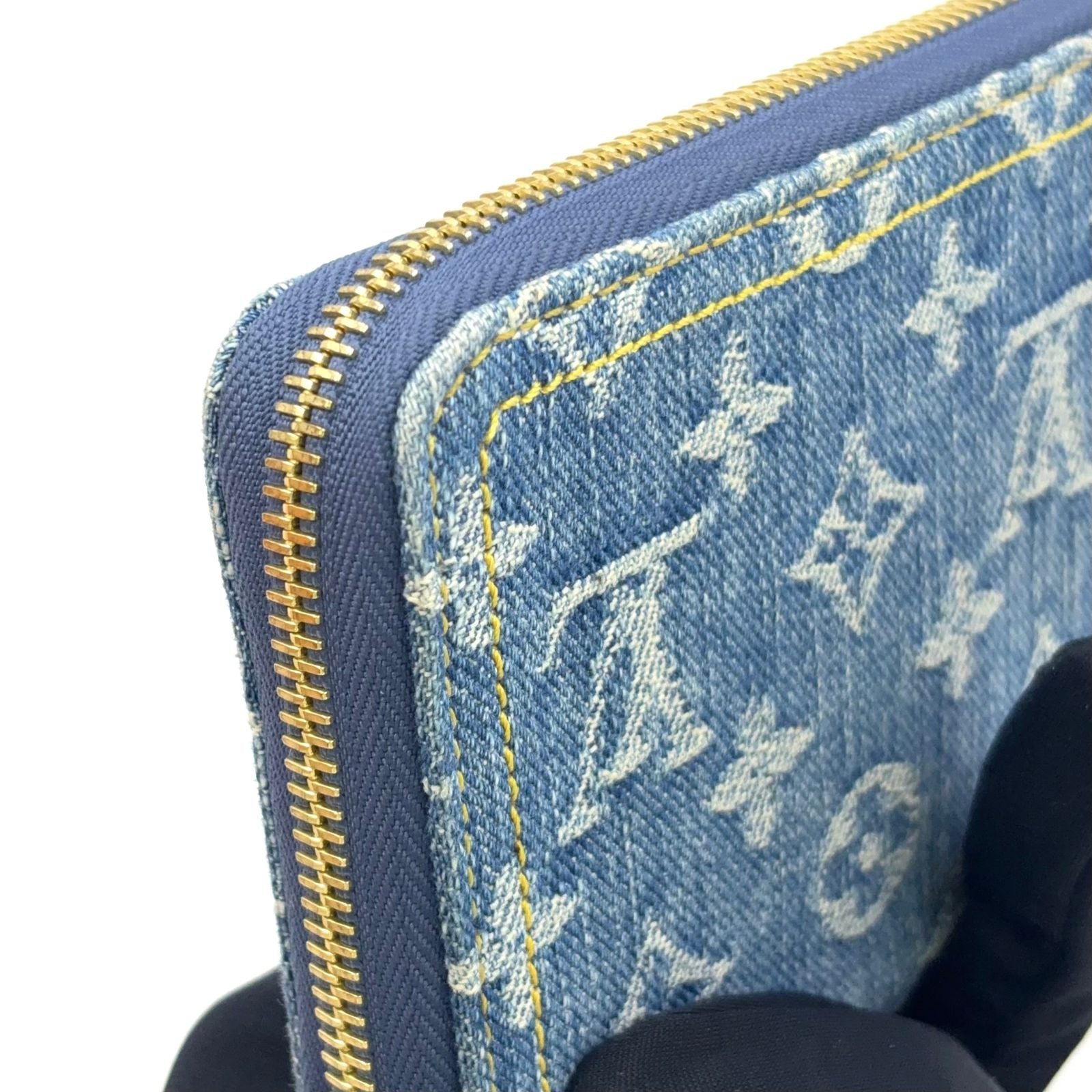 Louis Vuitton Monogram Denim Zippy Wallet Blue Gold — view 6