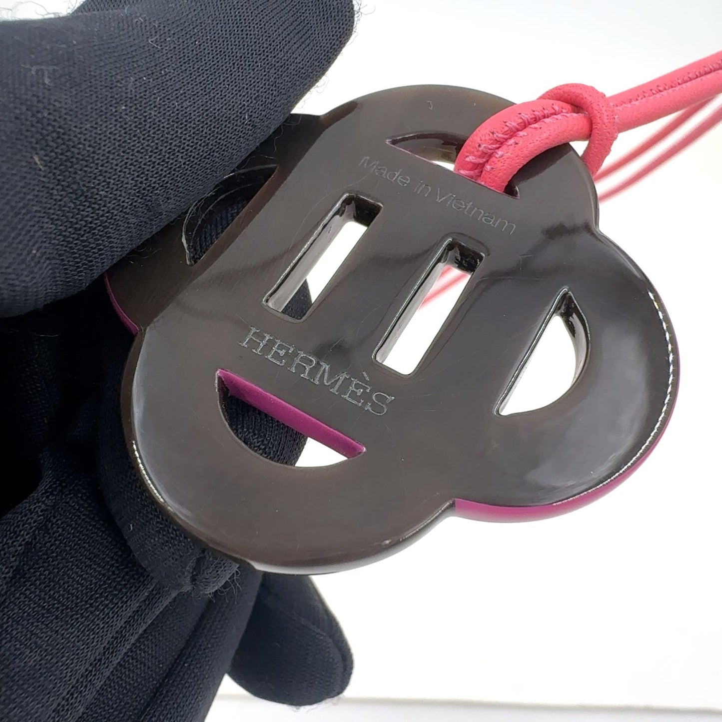 Hermes Buffalo Horn Equip Plastic Pink Black Necklace Silver — view 5