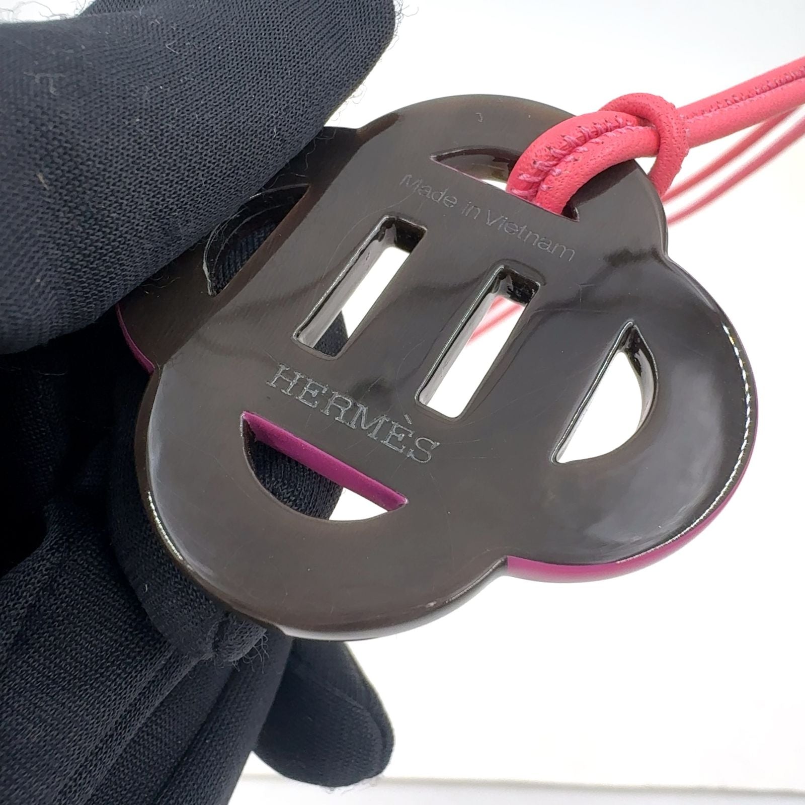 Hermes Buffalo Horn Equip Plastic Pink Black Necklace Silver — view 5