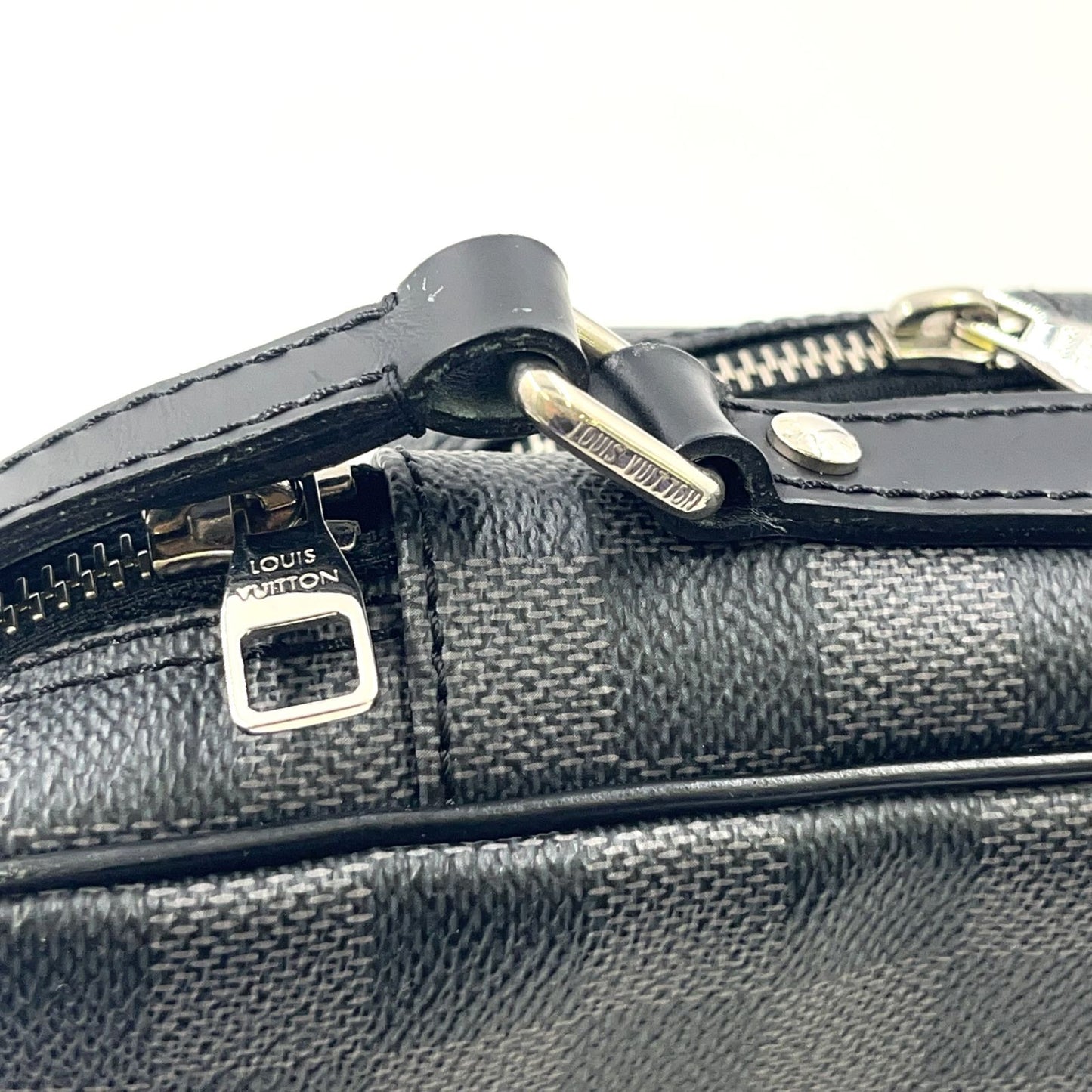 Louis Vuitton Rem Damier Graphite Leather Black Shoulder Bag Silver — view 8