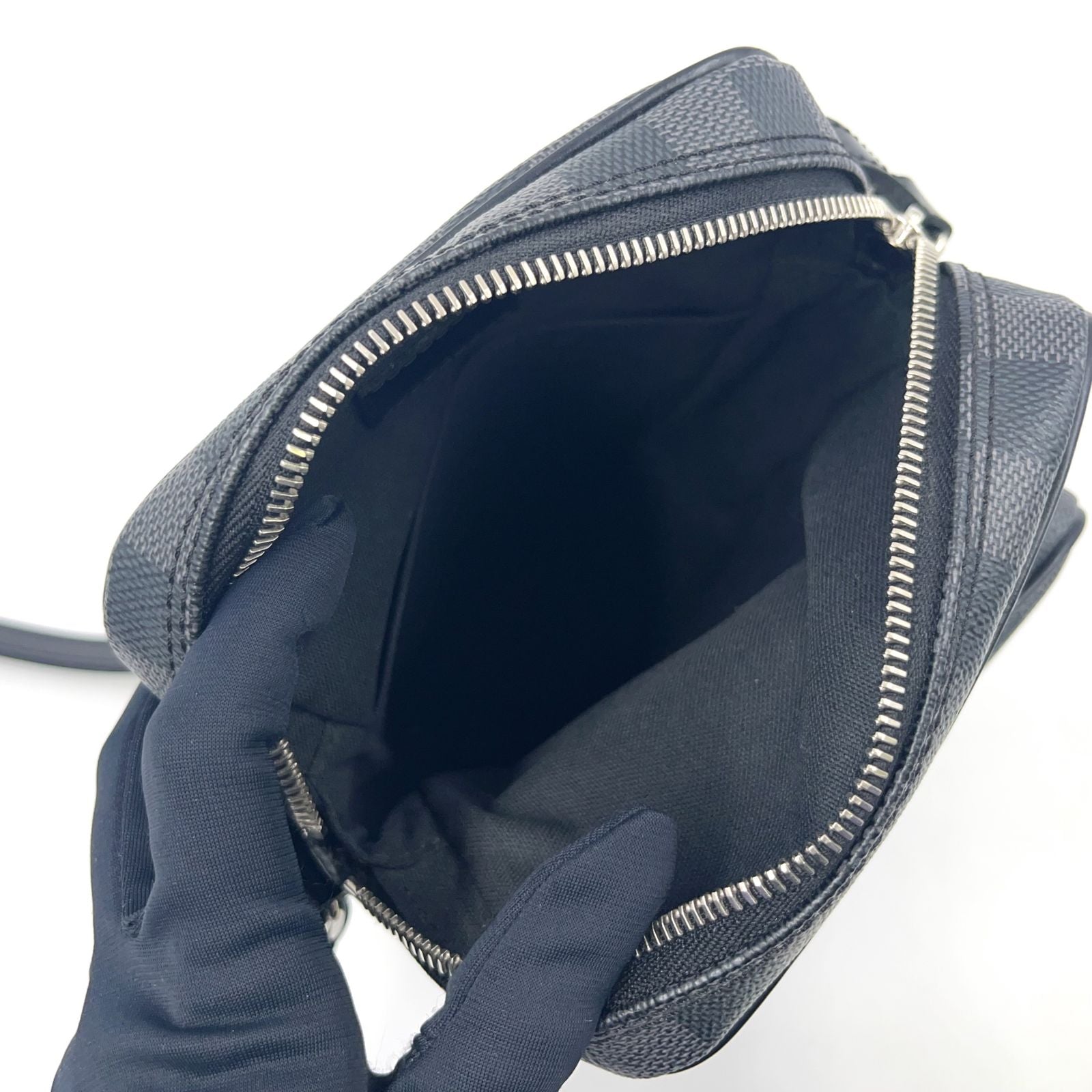 Louis Vuitton Rem Damier Graphite Leather Black Shoulder Bag Silver — view 3