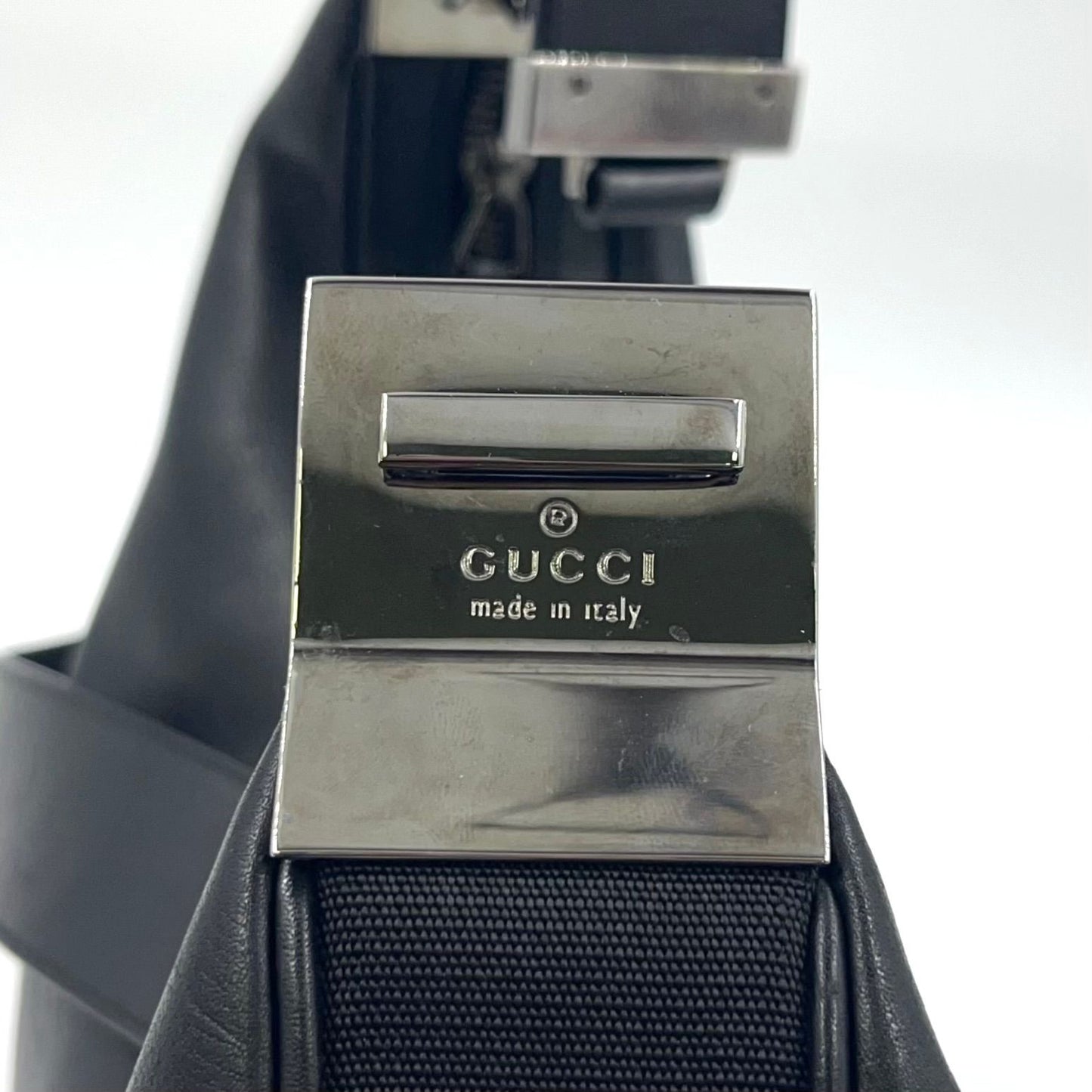 Gucci Logo Silver Leather Black Shoulder Bag — view 9