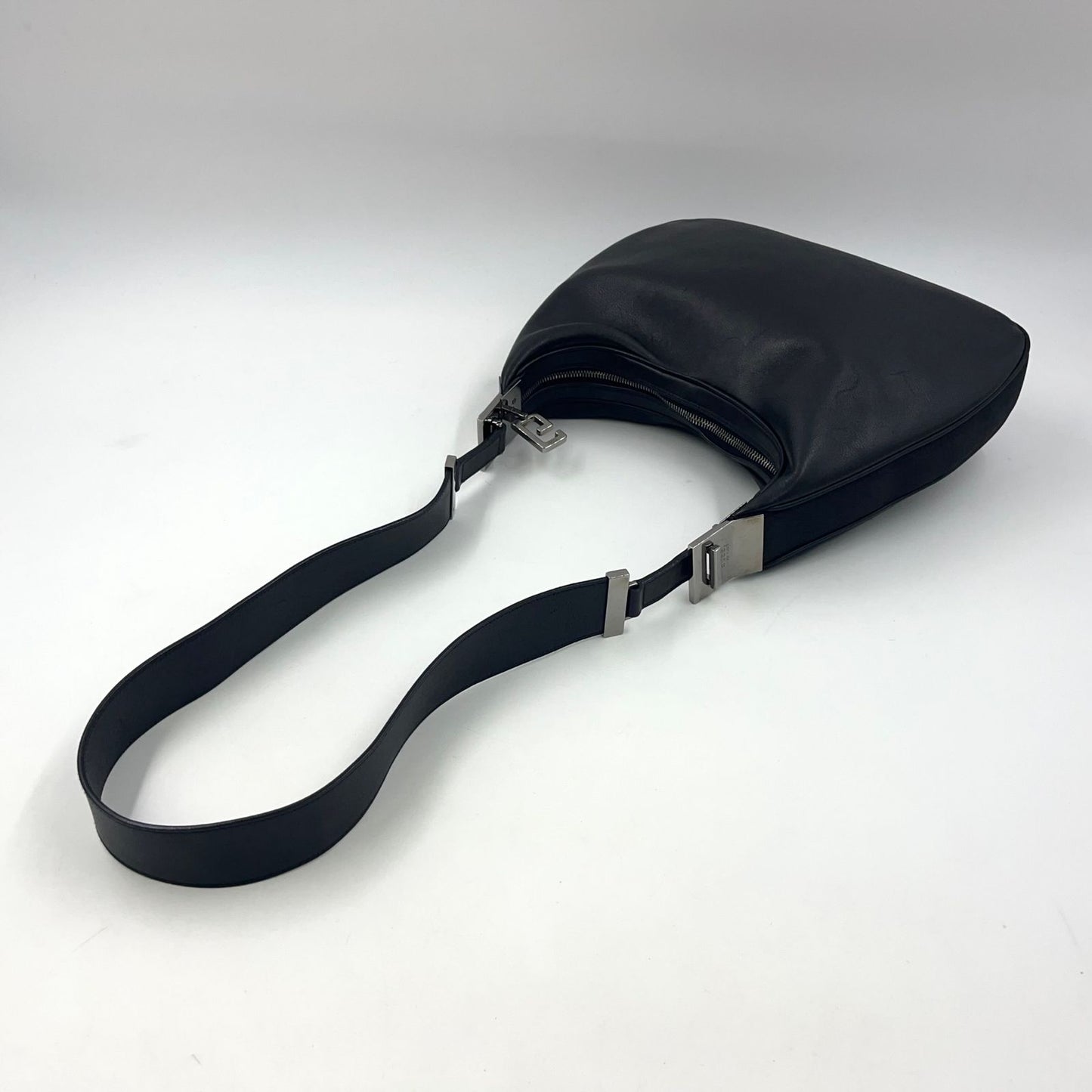 Gucci Logo Silver Leather Black Shoulder Bag — view 5