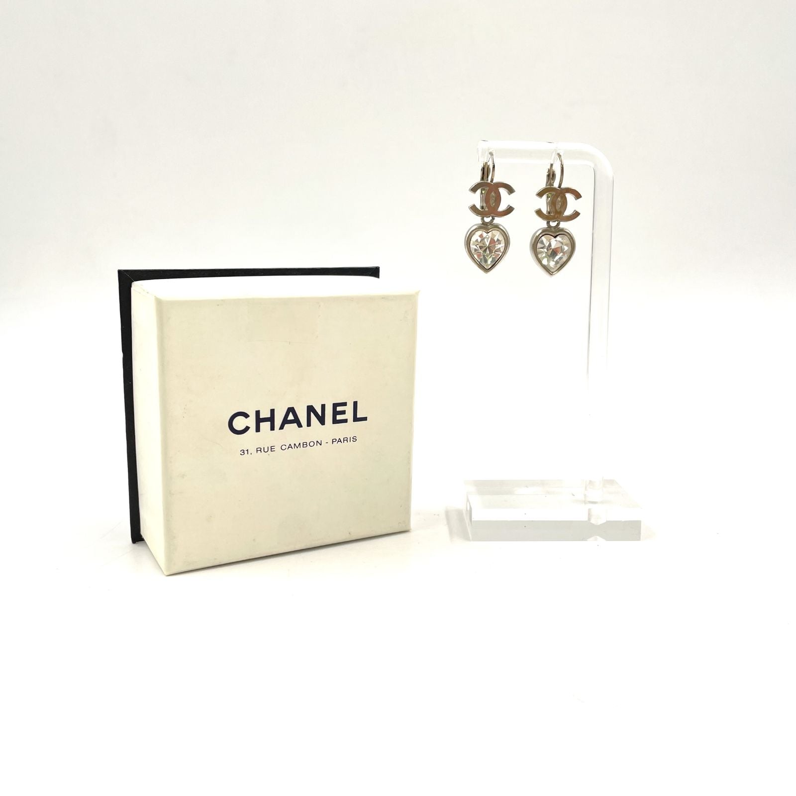 Chanel CC Logo Heart Metal Line Stone Silver Earrings — view 9