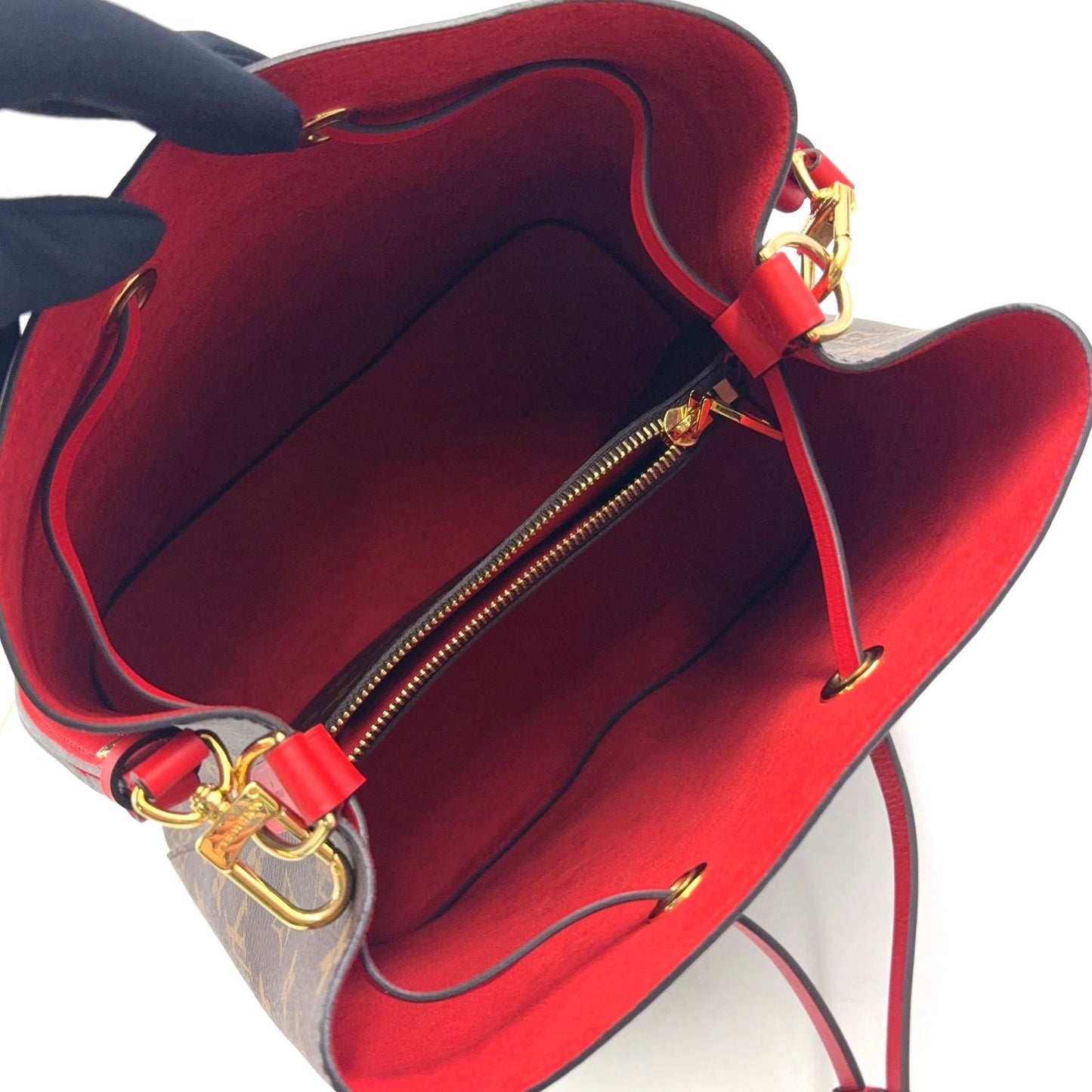 Louis Vuitton Neo Noe Monogram Coquelicot Leather Brown Red Shoulder Bag — view 3