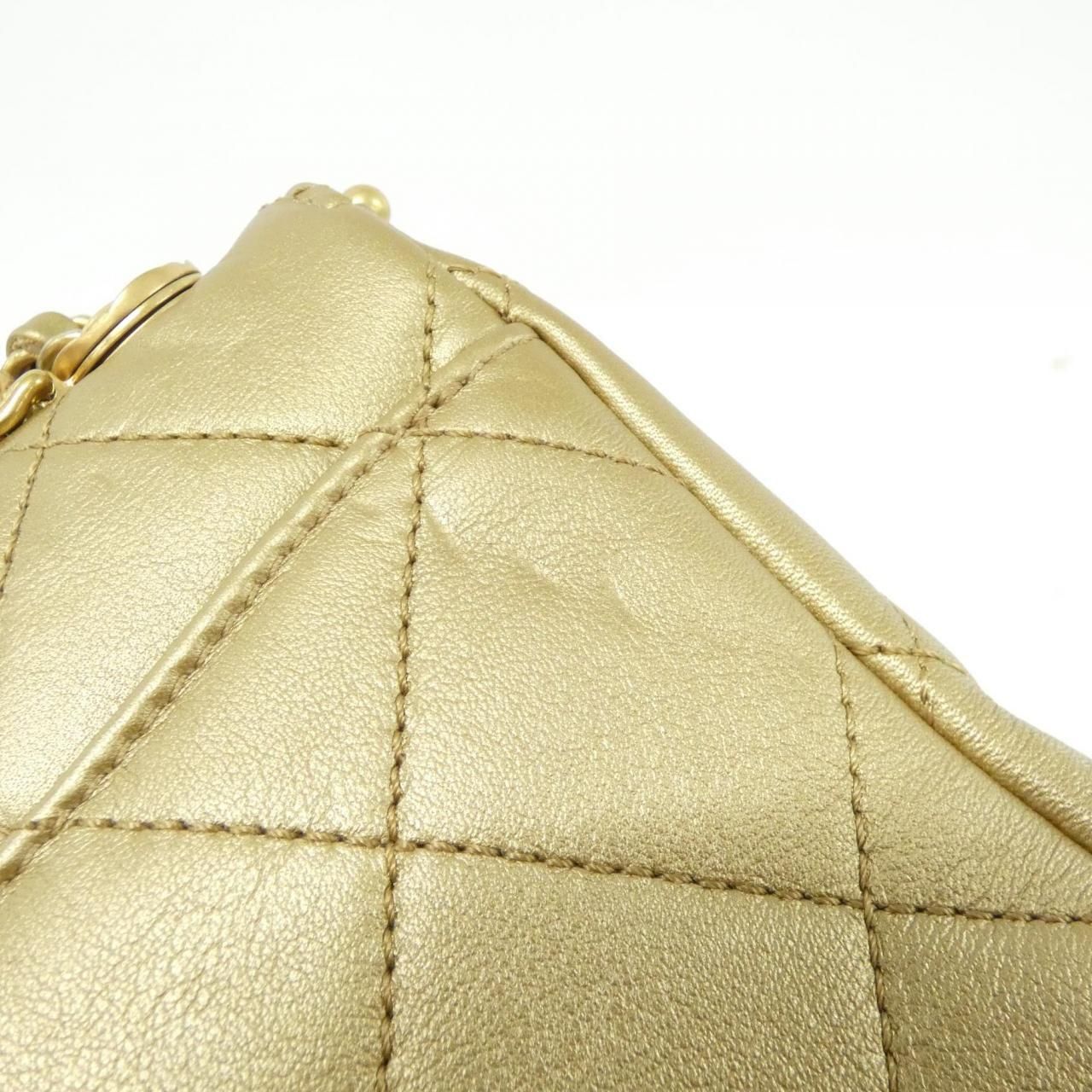 Chanel Bag Handbag Gold — view 4