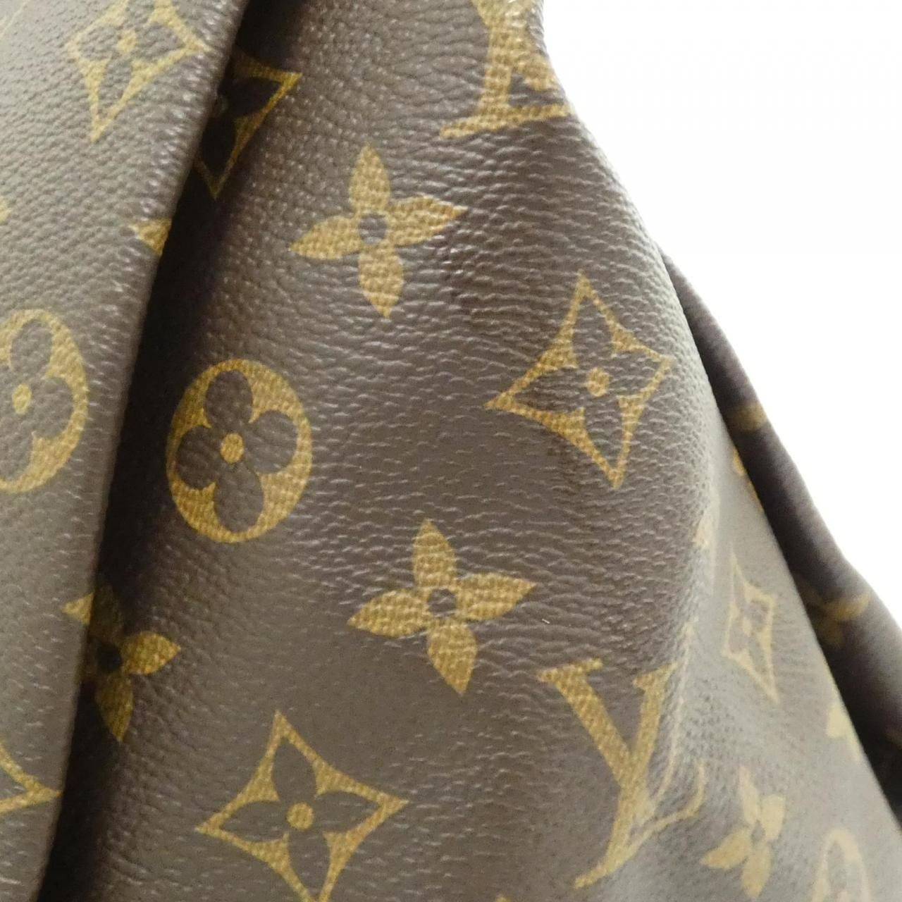 Louis Vuitton Monogram Artsy MM Shoulder Bag — view 3