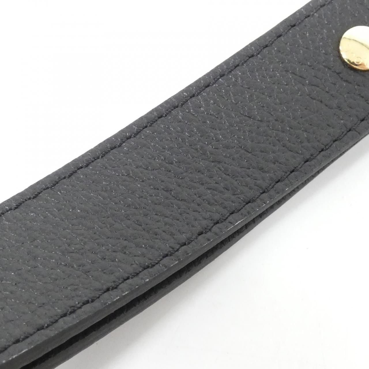Louis Vuitton Taurillon Lockme Bucket Shoulder Bag — view 4