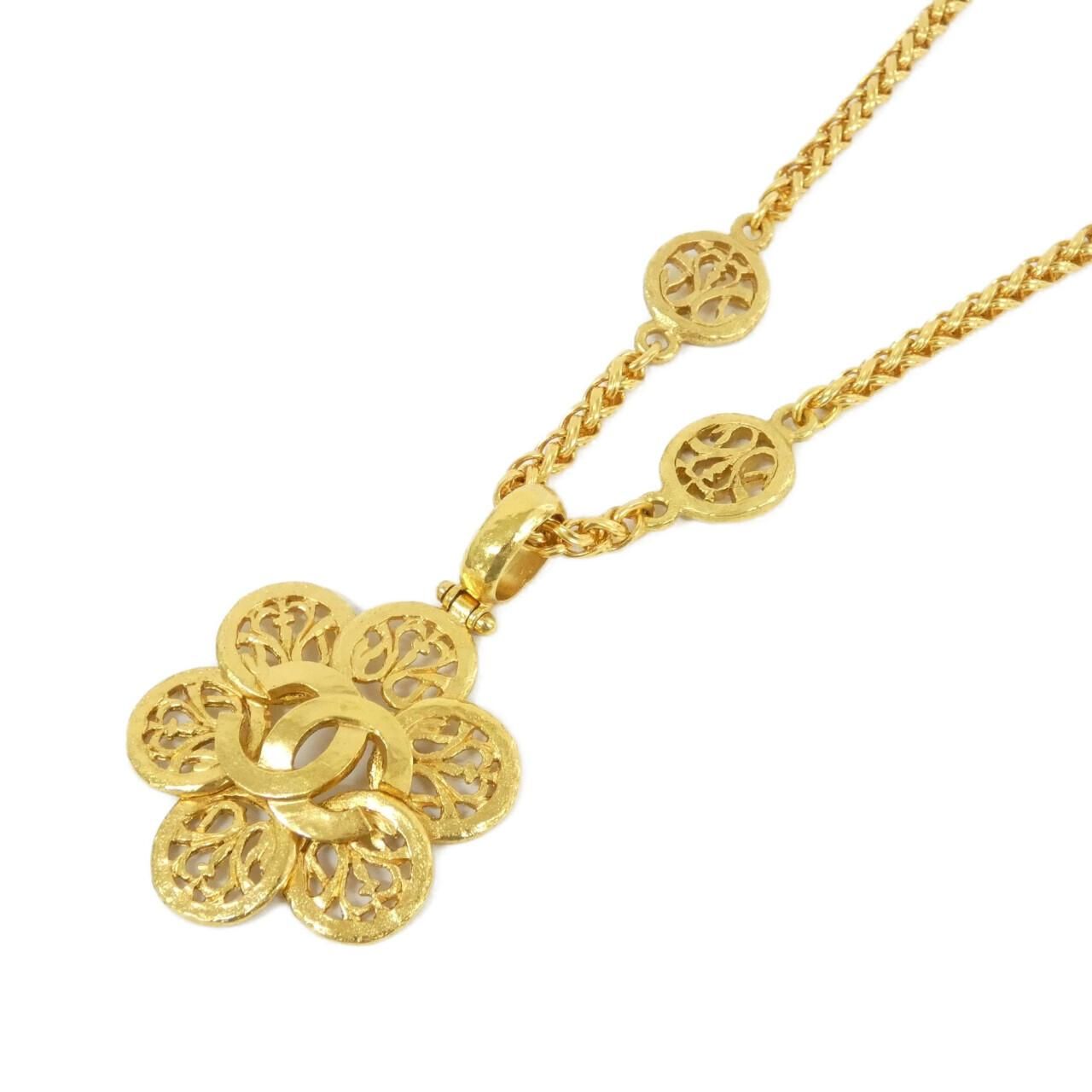 Chanel Vintage Necklace Gold