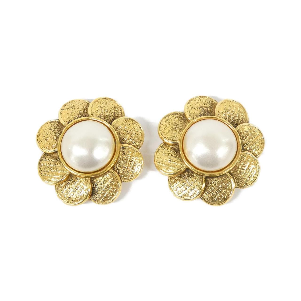 Chanel Vintage Earrings Gold