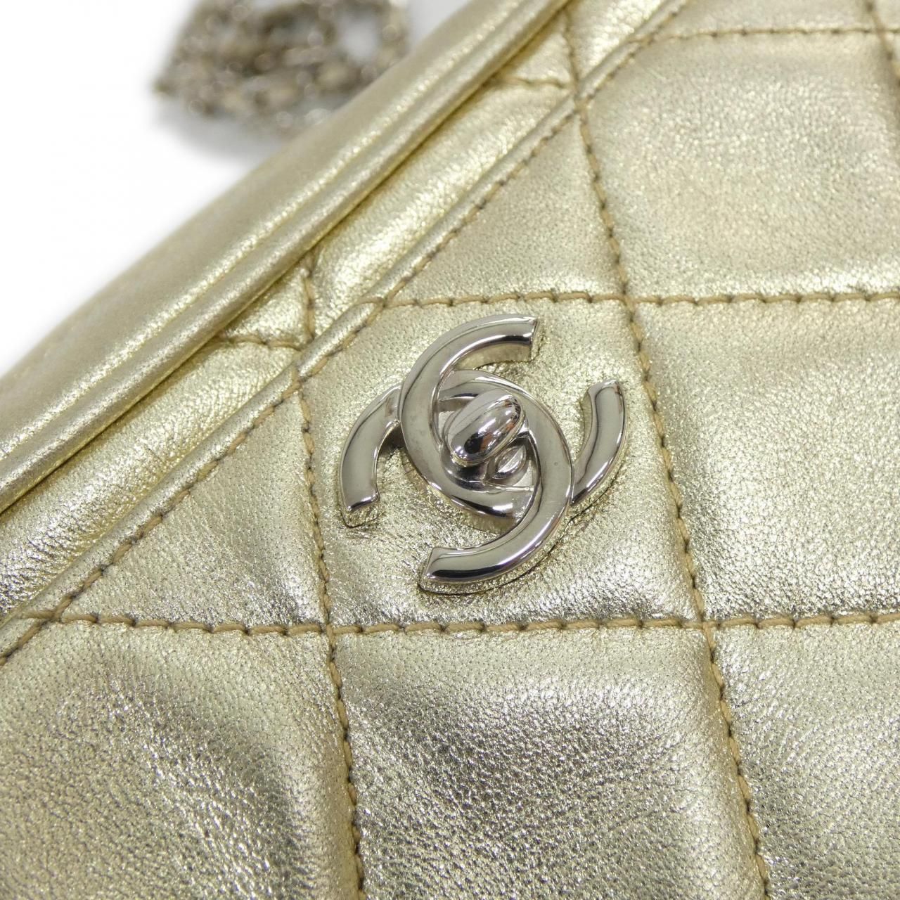 Chanel Vintage Shoulder Bag — view 6