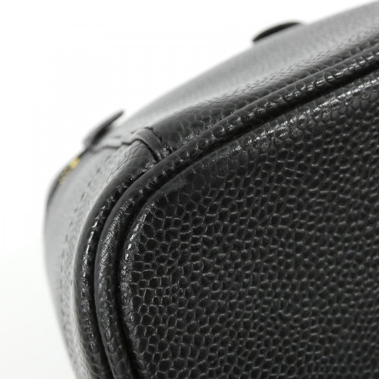 Chanel Vintage Bag Handbag Black — view 3