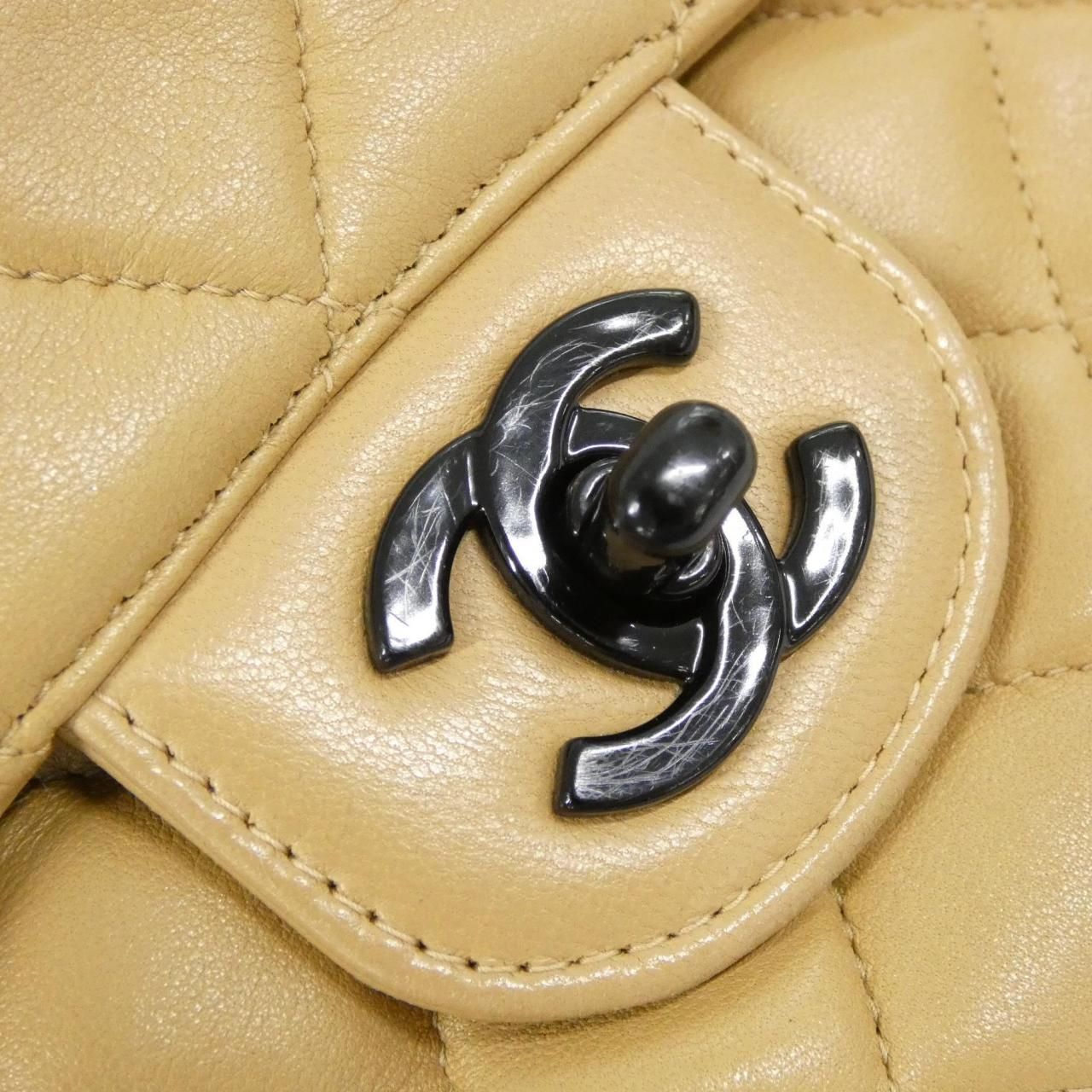 Chanel Vintage Shoulder Bag — view 7