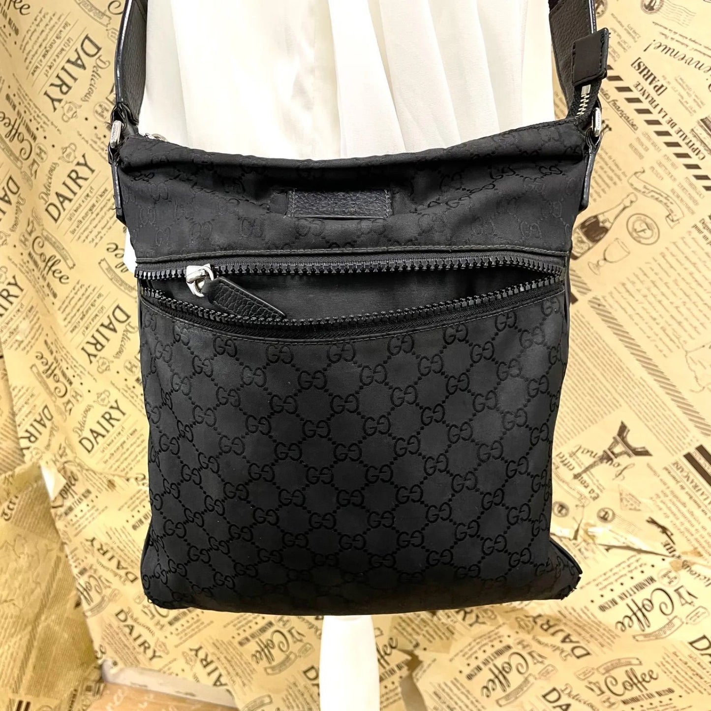 Gucci Shoulder Bag GG Nylon Messenger Black