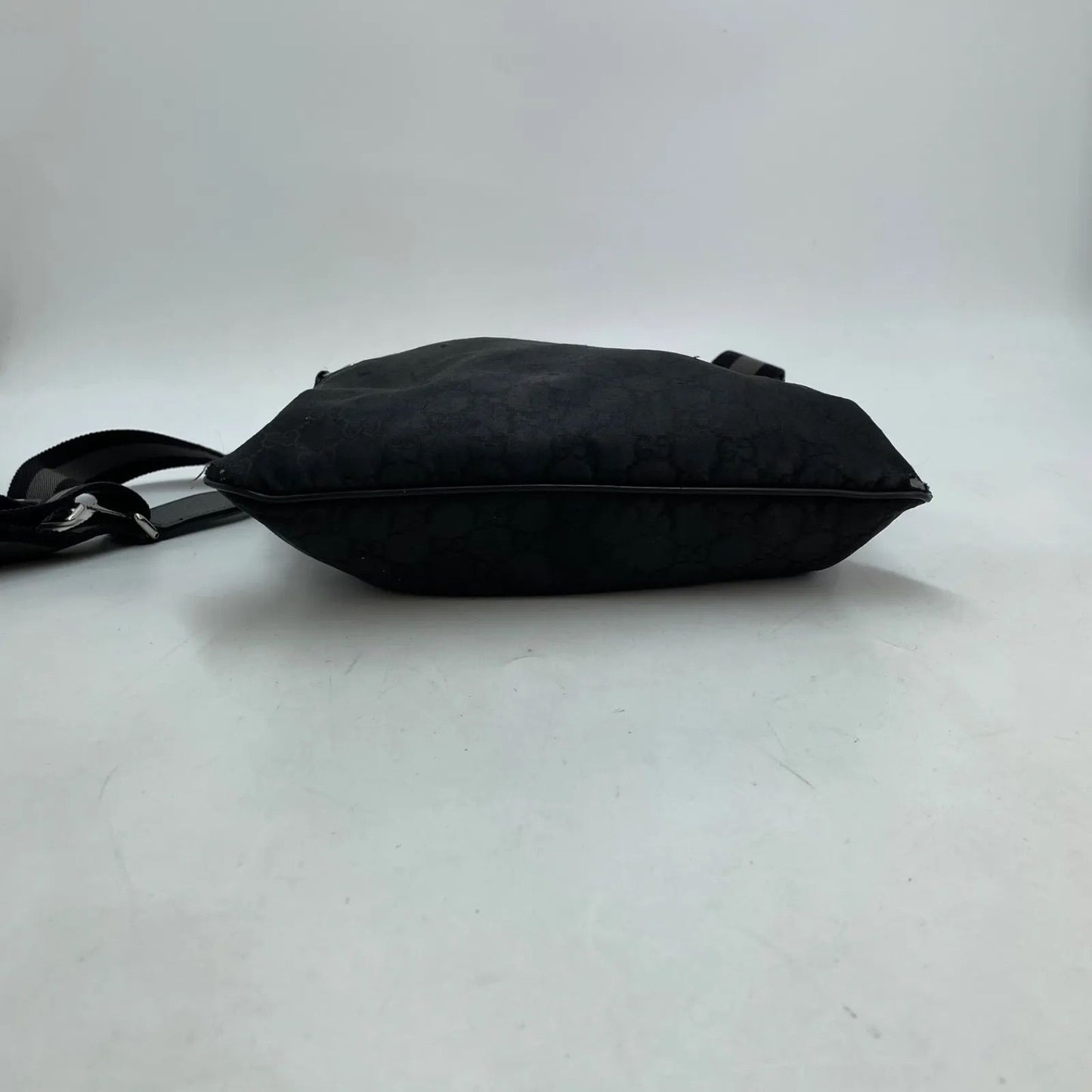 Gucci Shoulder Bag GG Nylon Messenger Black — view 6