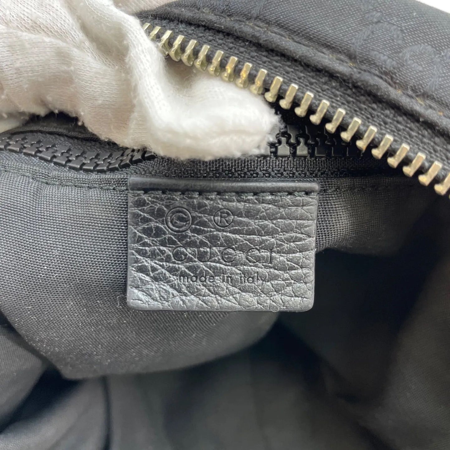 Gucci Shoulder Bag GG Nylon Messenger Black — view 8