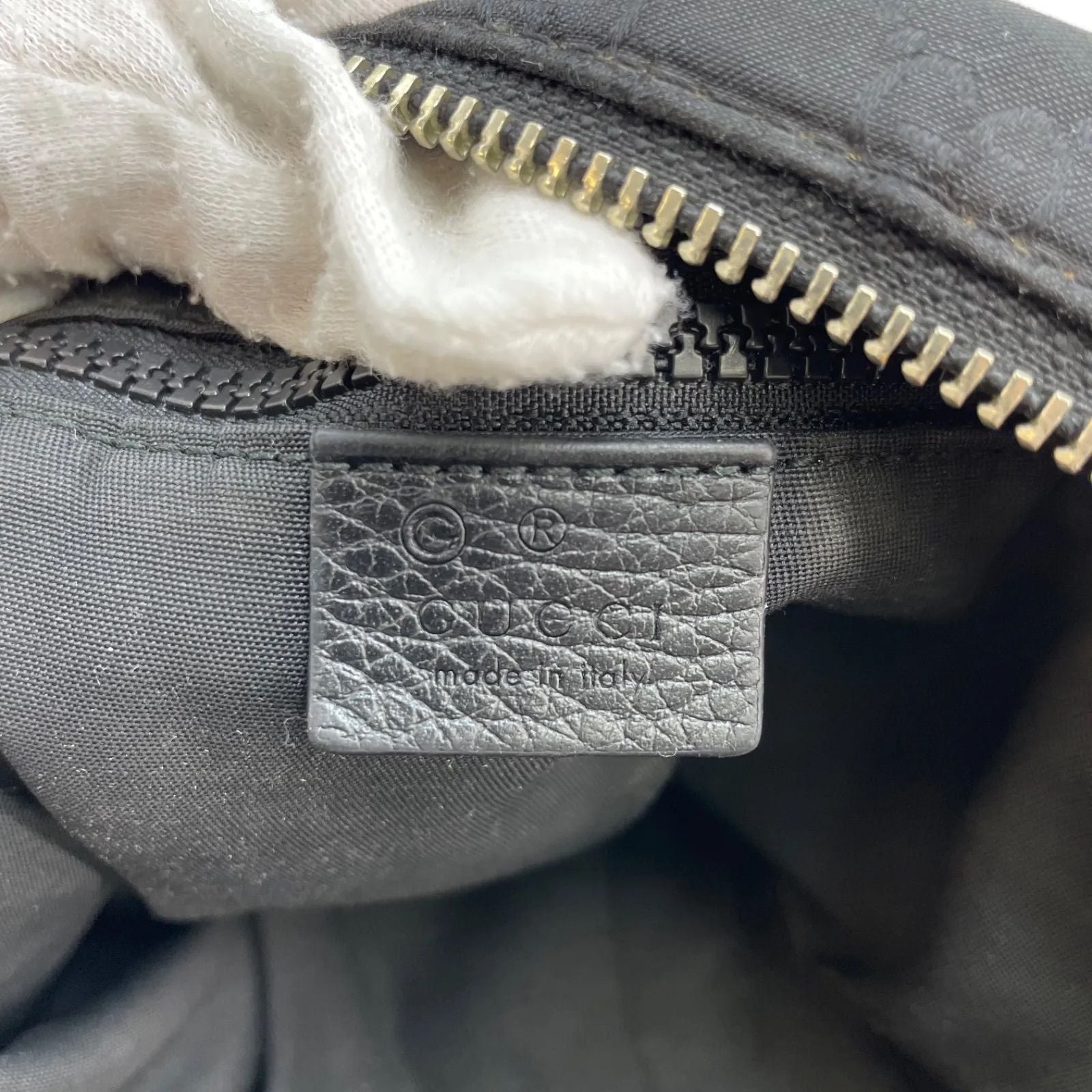 Gucci Shoulder Bag GG Nylon Messenger Black — view 8