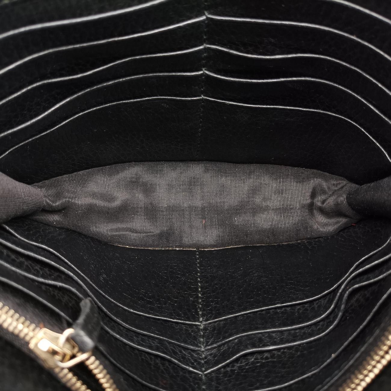 Gucci Interlocking Black Leather Messenger Bag — view 9