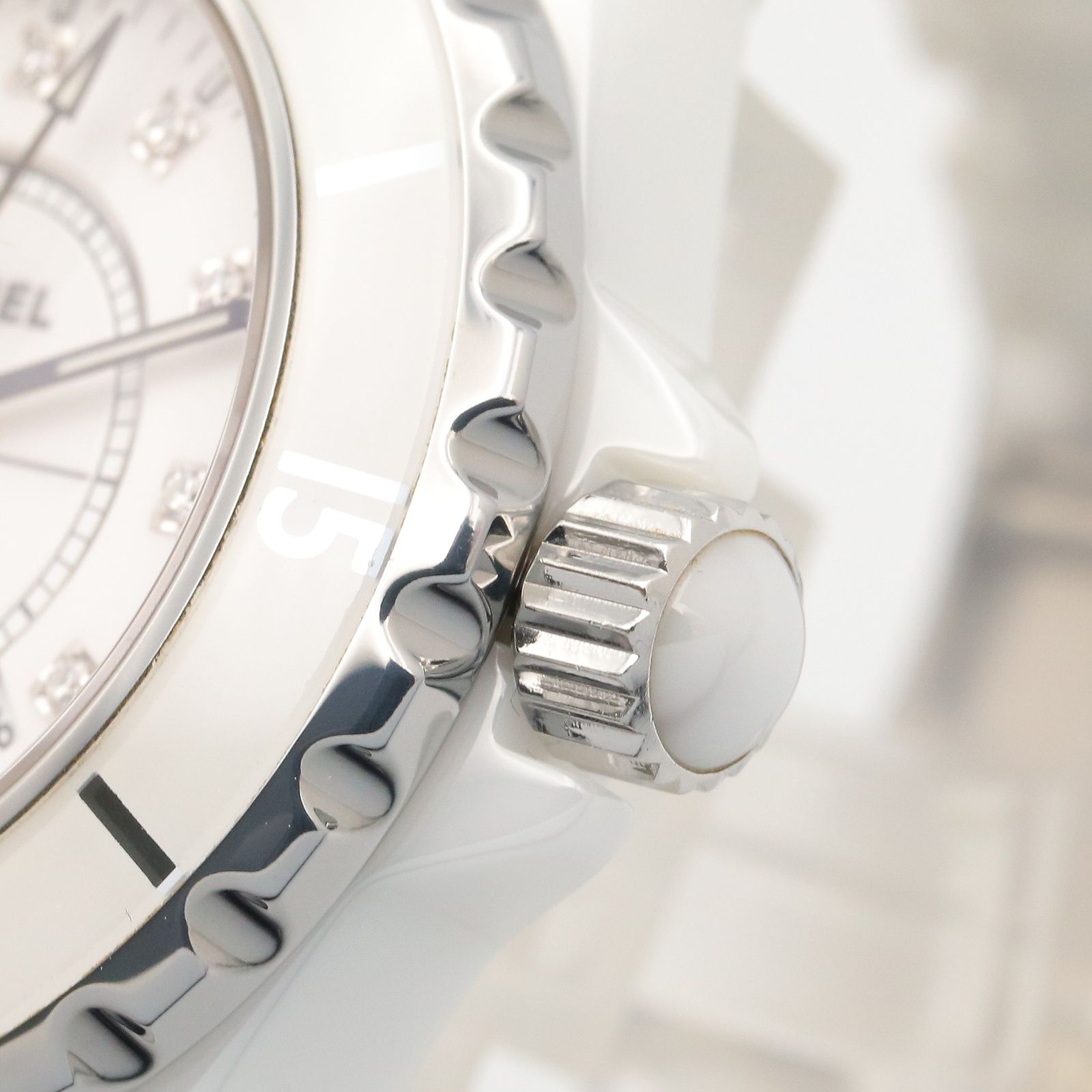 Chanel Watch Diamond White Ceramic — view 6