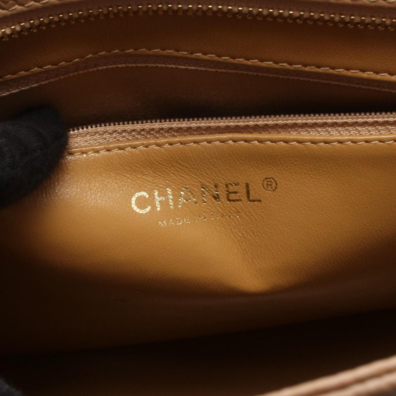 Chanel Tote Medallion Beige Caviar Leather — view 4
