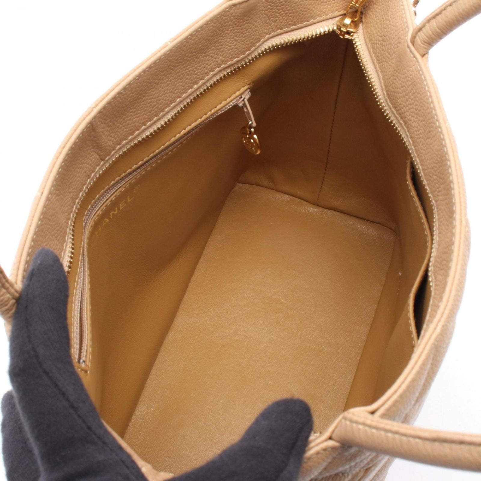 Chanel Tote Medallion Beige Caviar Leather — view 3