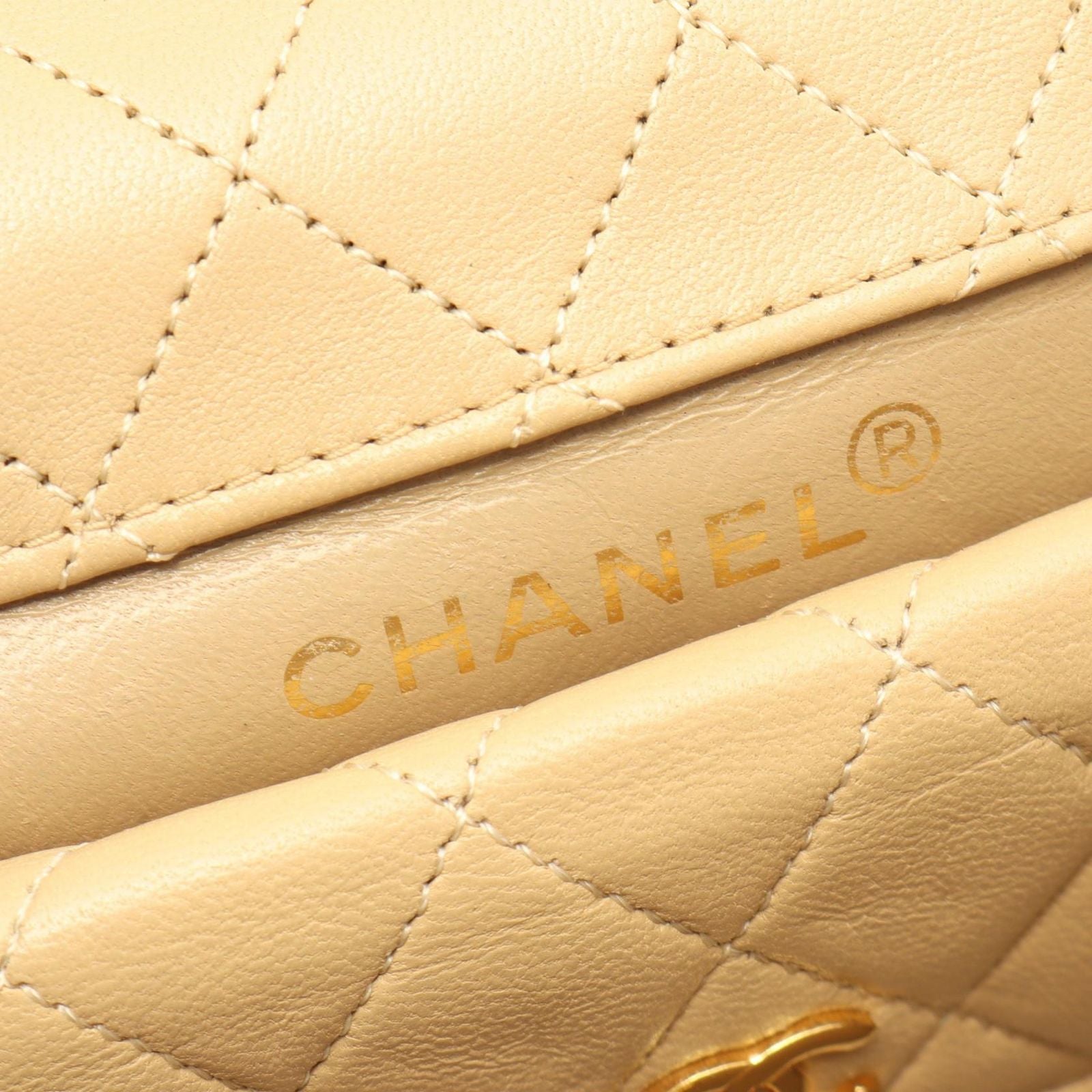 Chanel Shoulder Bag Quilted Vintage Beige Lambskin Chain — view 4