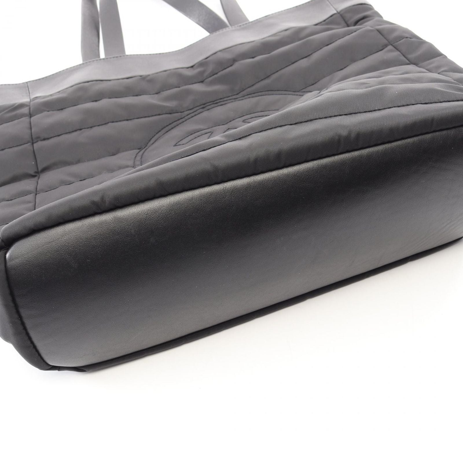 Chanel Tote CC Logo Reversible Black Nylon Leather — view 7