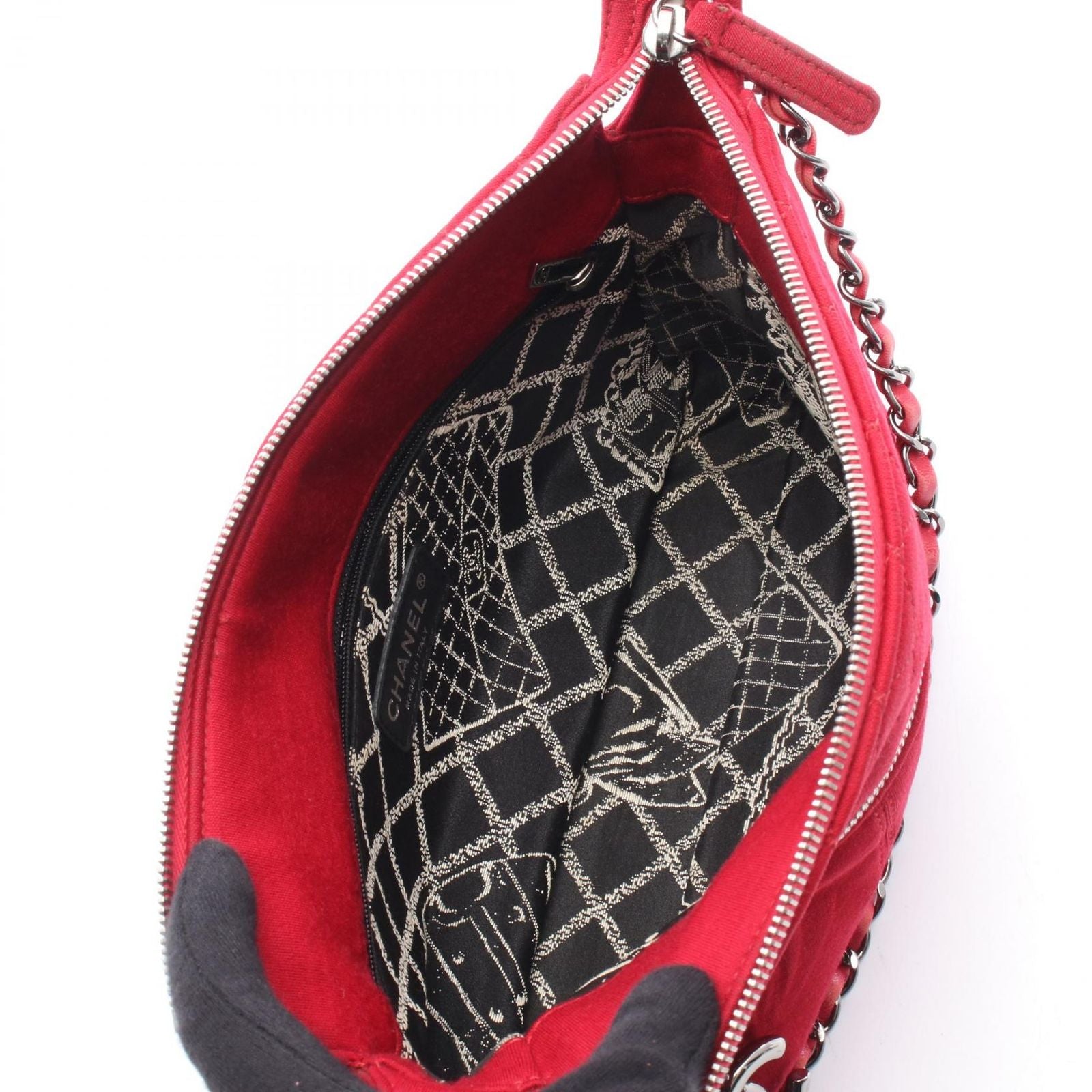 Chanel Shoulder Bag Quilted Red Chain — view 3