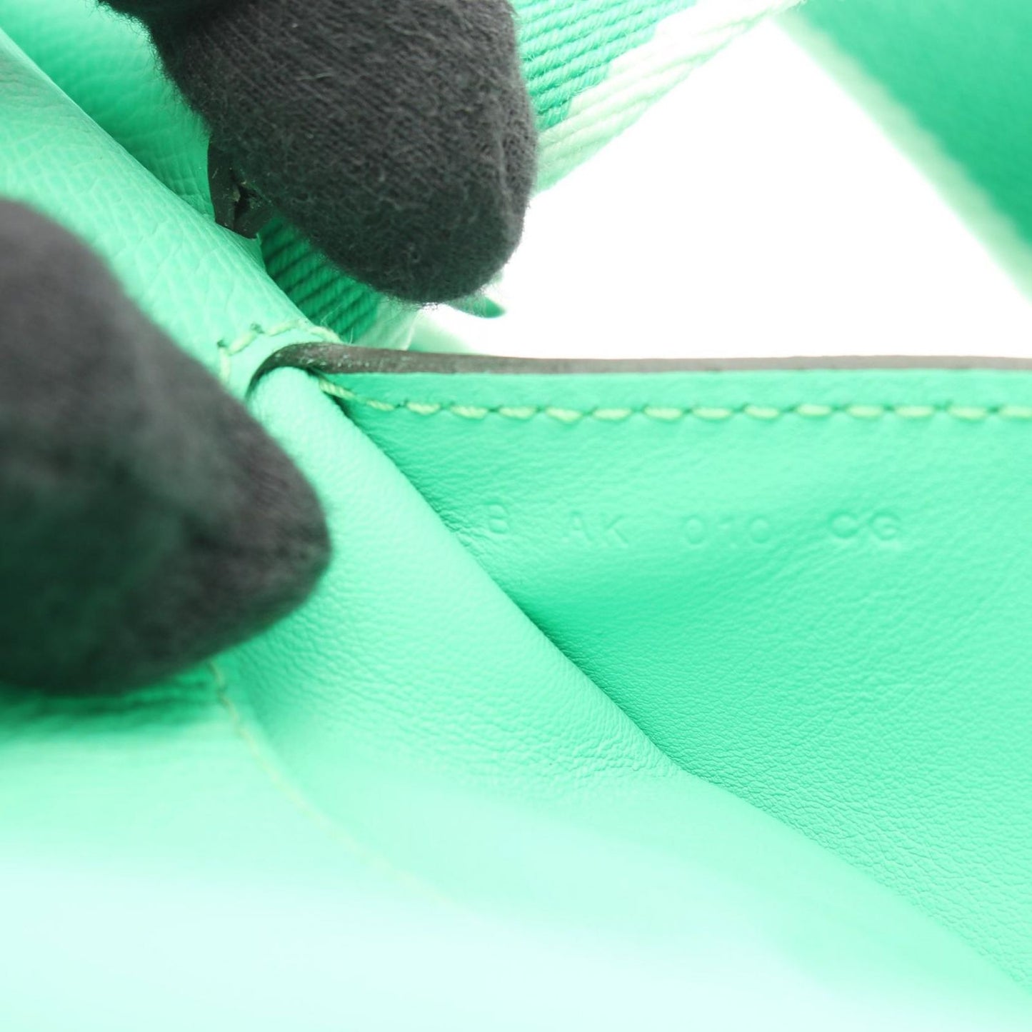 Hermes Shoulder Bag Petite Course Vert Comic Leather — view 5