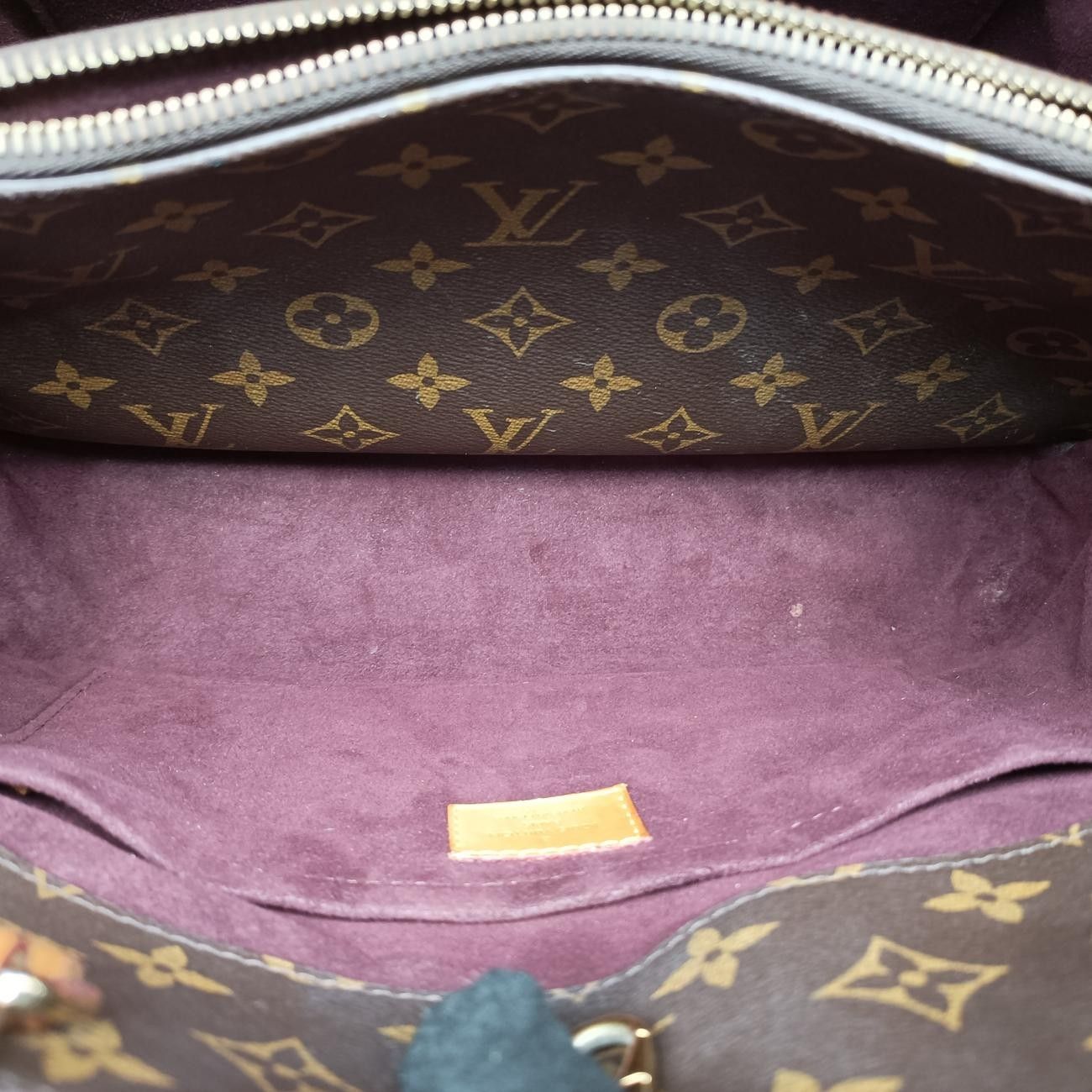 Louis Vuitton Montaigne MM Monogram Brown Canvas Messenger Bag — view 9
