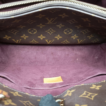 Louis Vuitton Montaigne MM Monogram Brown Canvas Messenger Bag — view 9