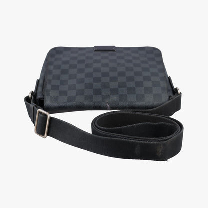 Louis Vuitton District PM Noir Damier Graphite Tote — view 8