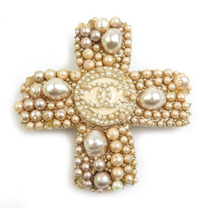 Chanel Brooch Gold