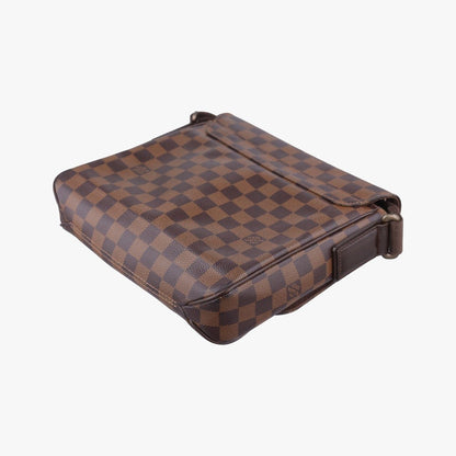 Louis Vuitton District PM Evene Damier Canvas Messenger Bag — view 6