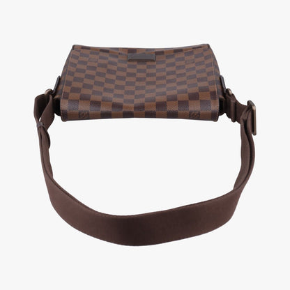 Louis Vuitton District PM Evene Damier Canvas Messenger Bag — view 8