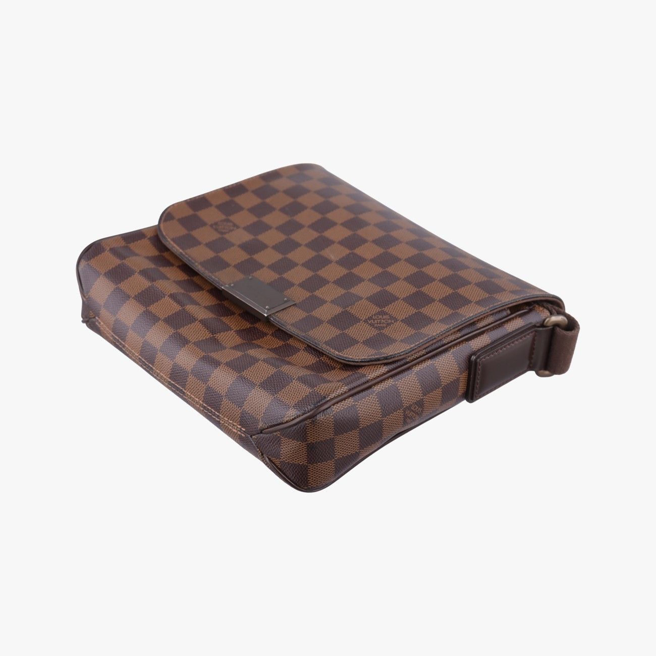 Louis Vuitton District PM Evene Damier Canvas Messenger Bag — view 4